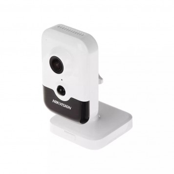 IP видеокамера Hikvision DS-2CD2423G2-IW-2