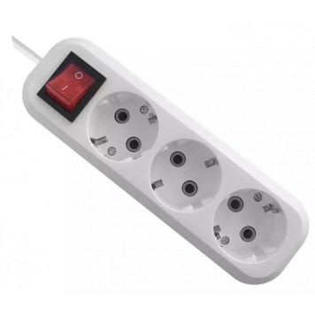 Удлинитель с заземлением Defender L330 16 А 15 м 3 розетки выключ белый